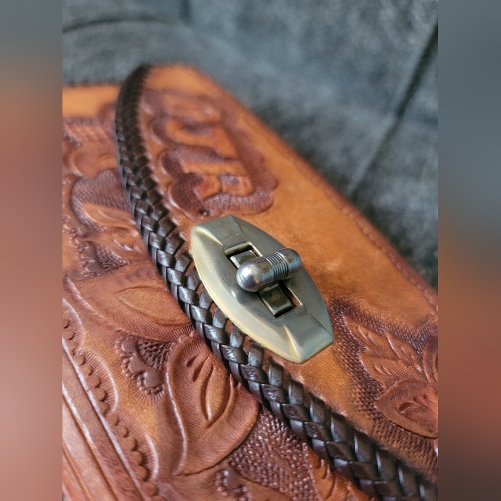 Vintage Mexican Hand Tooled Whipstitch Floral Leather Wallet - Picture 9 of 14